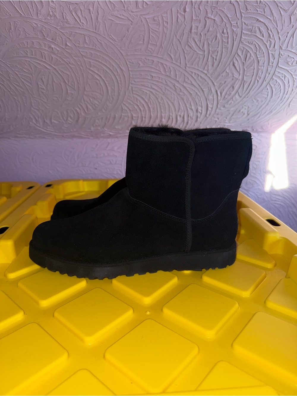 UGG Short Suede Winter Boots in Black